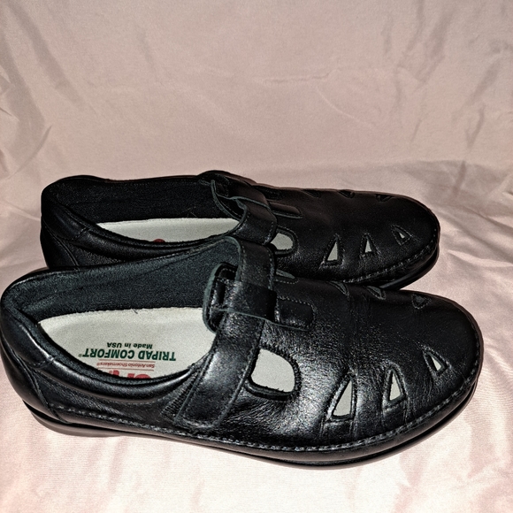 Shoes - Picture 8 of 8